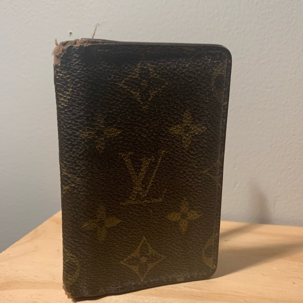 Used old LV wallet/card holder